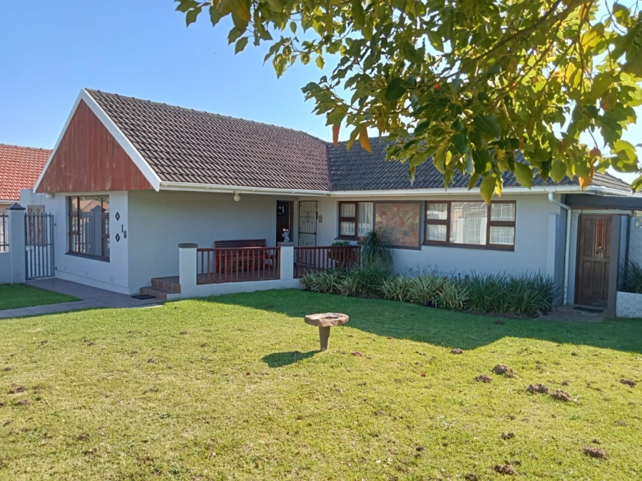 4 Bedroom Property for Sale in Greenfields Eastern Cape